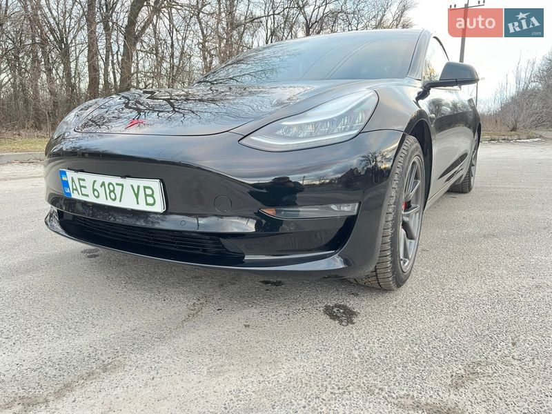 Седан Tesla Model 3 2019 в Дніпрі