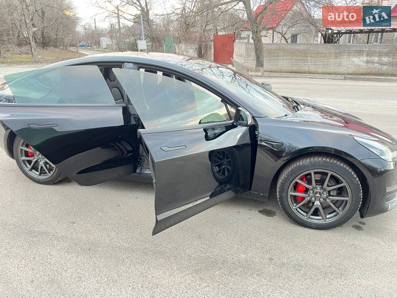 Седан Tesla Model 3 2019 в Дніпрі