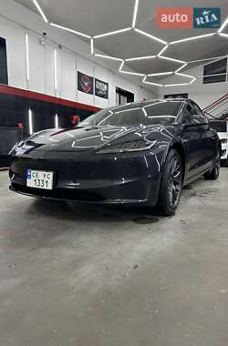Седан Tesla Model 3 2025 в Черновцах