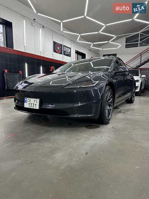 Tesla Model 3 2025