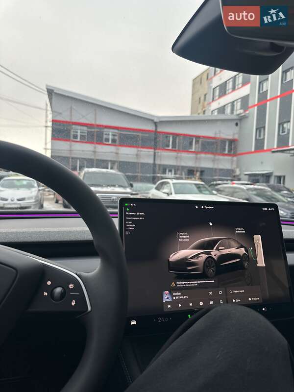 Седан Tesla Model 3 2025 в Черновцах фото 10 Седан Tesla Model 3 2025 в Черновцах