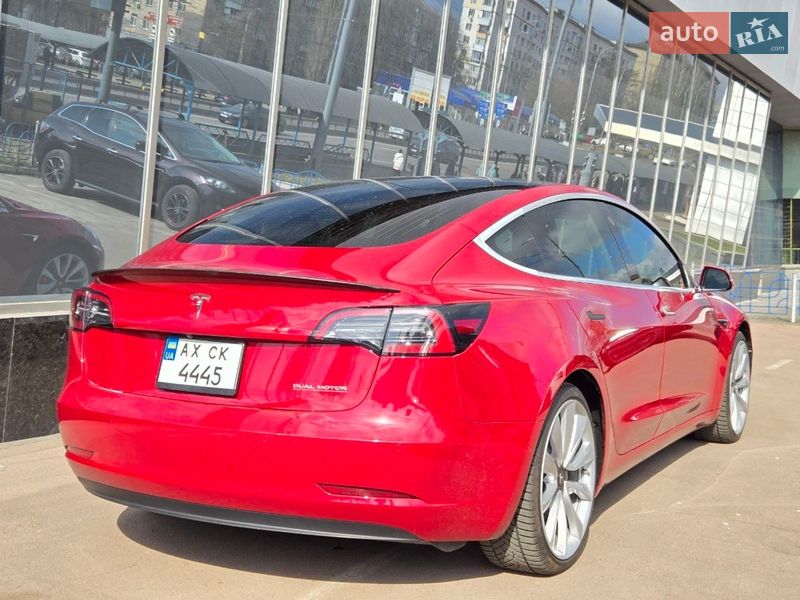 Седан Tesla Model 3 2019 в Киеве