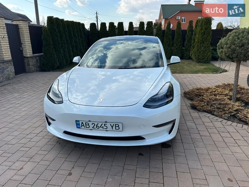 Седан Tesla Model 3 2022 в Виннице