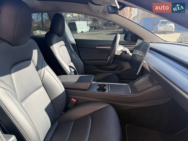 Седан Tesla Model 3 2023 в Киеве