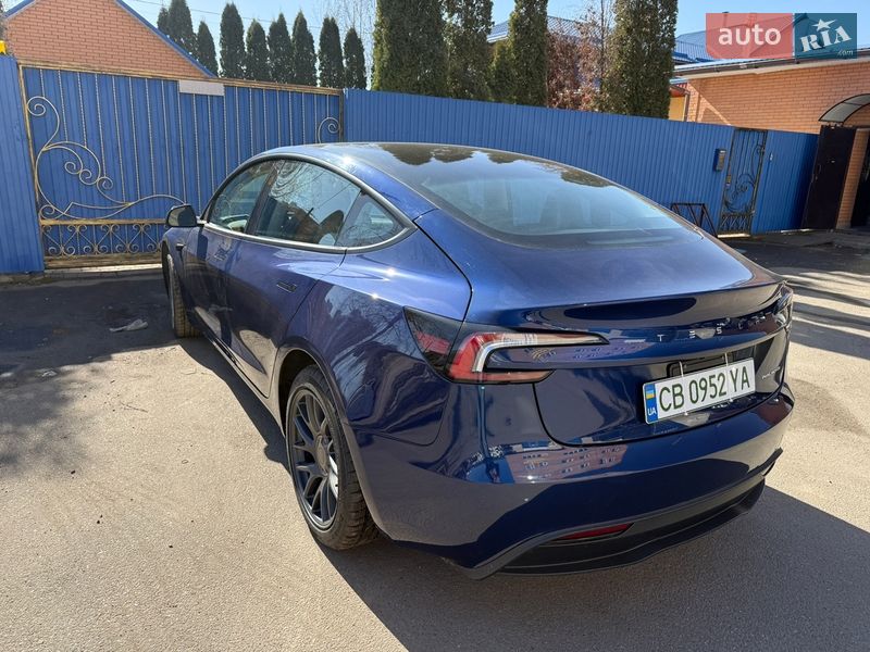 Седан Tesla Model 3 2024 в Києві