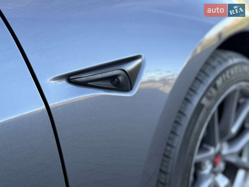 Седан Tesla Model 3 2023 в Стрию