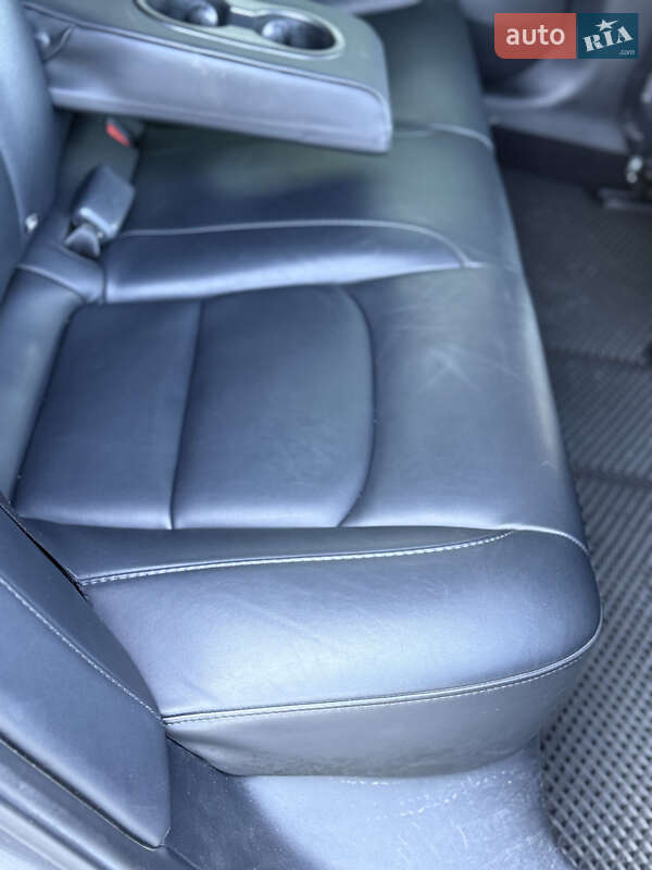 Седан Tesla Model 3 2023 в Стрию