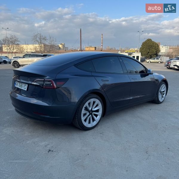 Седан Tesla Model 3 2022 в Києві