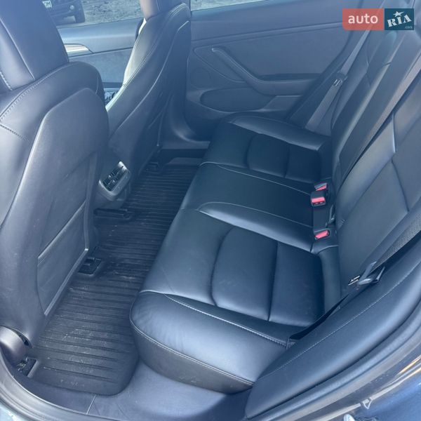 Седан Tesla Model 3 2022 в Киеве