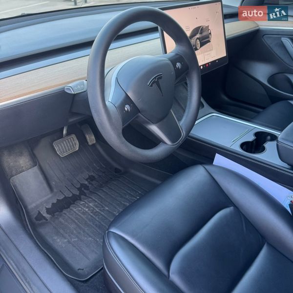 Седан Tesla Model 3 2022 в Києві