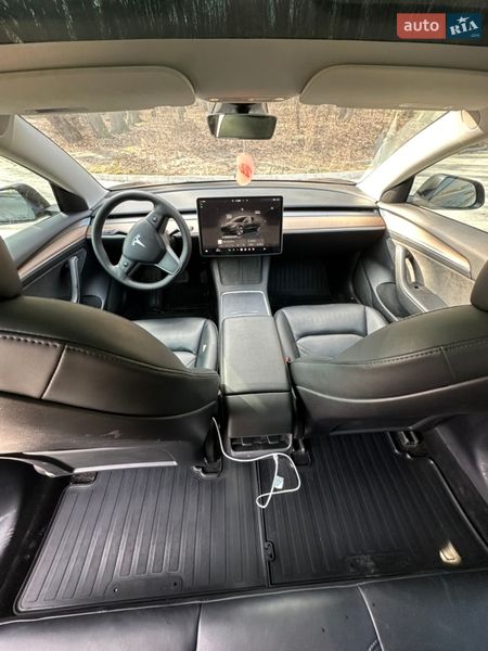 Седан Tesla Model 3 2022 в Тернополі