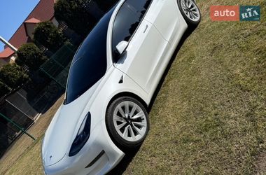 Седан Tesla Model 3 2022 в Львові