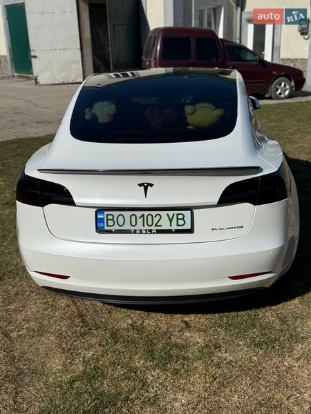 Седан Tesla Model 3 2022 в Львові