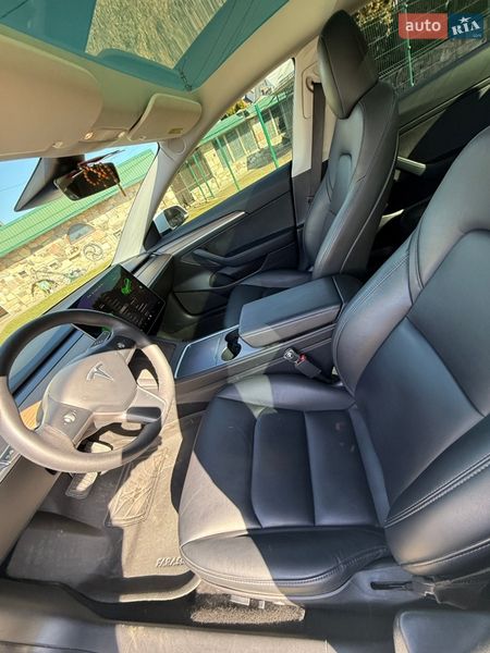Седан Tesla Model 3 2022 в Львові