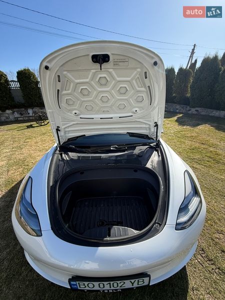Седан Tesla Model 3 2022 в Львові