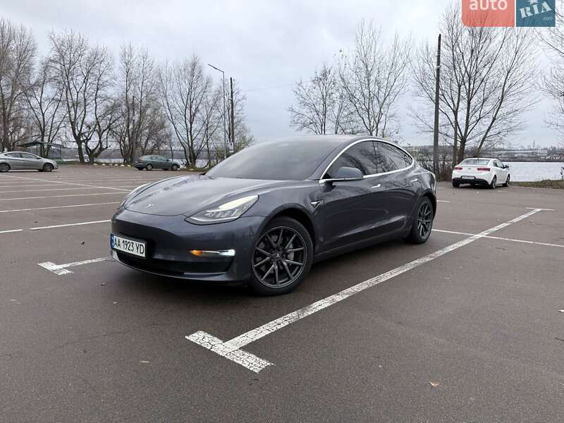 Tesla Model 3 2018