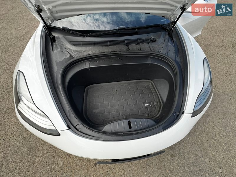 Седан Tesla Model 3 2019 в Николаеве