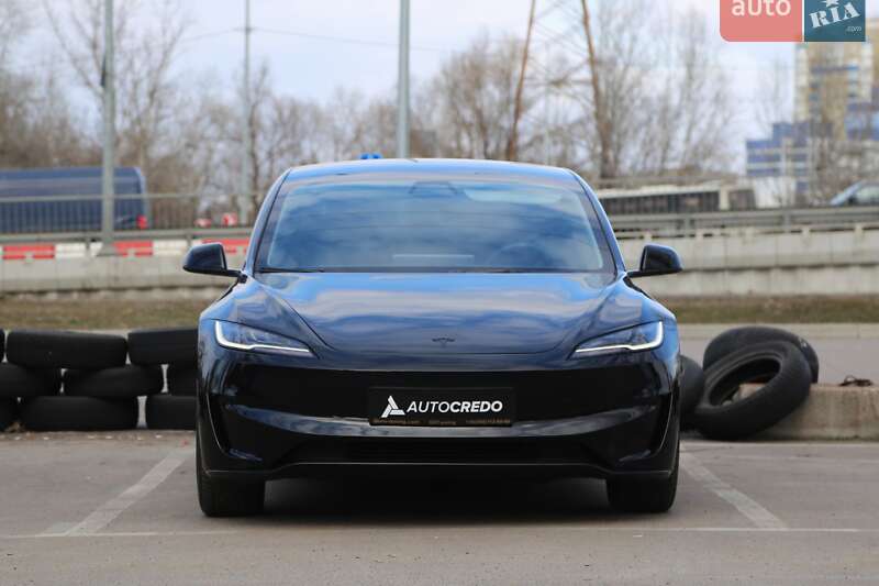 Седан Tesla Model 3 2024 в Києві
