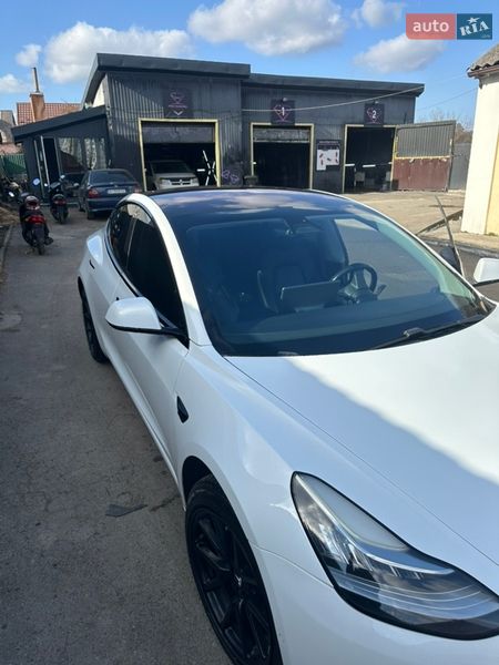 Седан Tesla Model 3 2018 в Ірпені