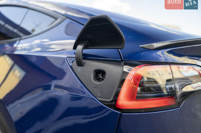 Седан Tesla Model 3 2018 в Киеве