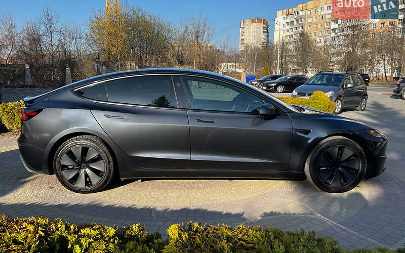 Седан Tesla Model 3 2024 в Львові