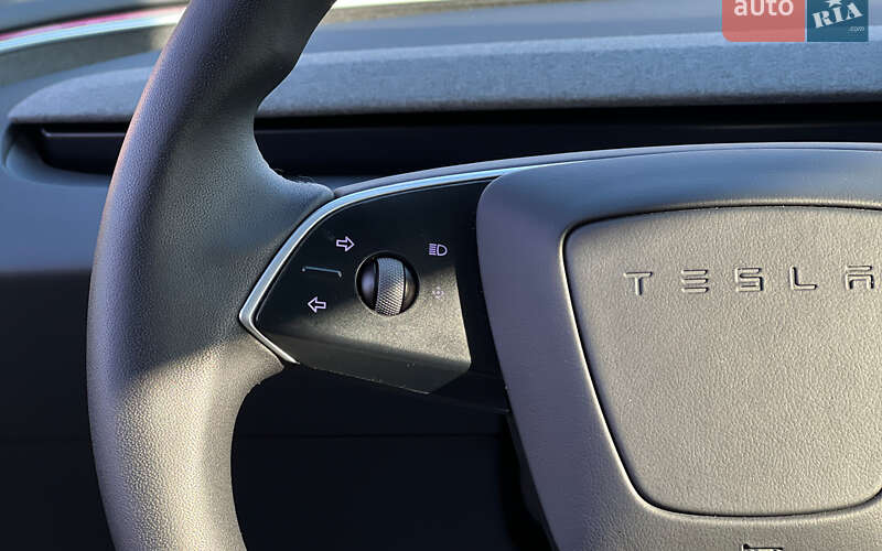 Седан Tesla Model 3 2024 в Львові