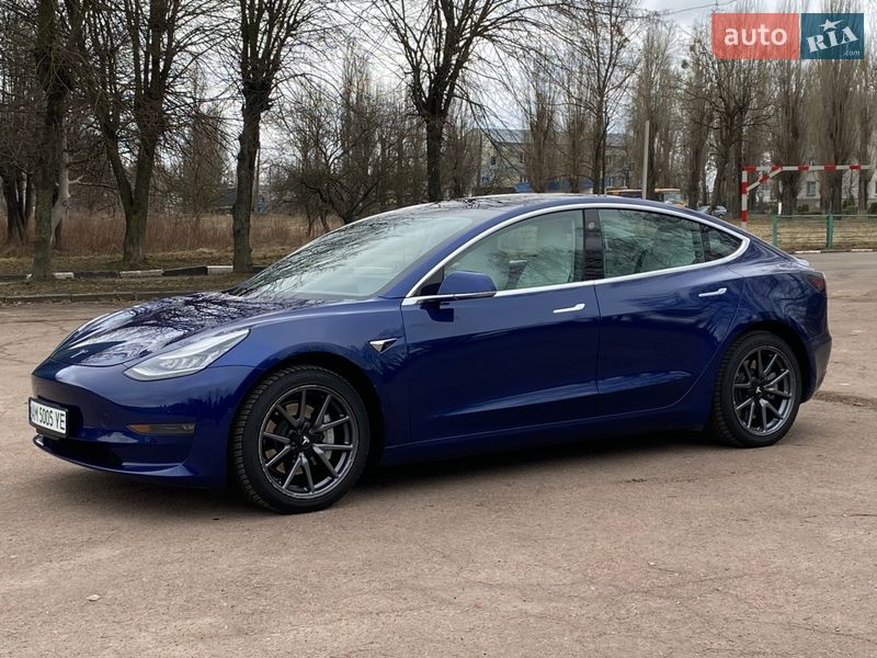 Седан Tesla Model 3 2019 в Житомире