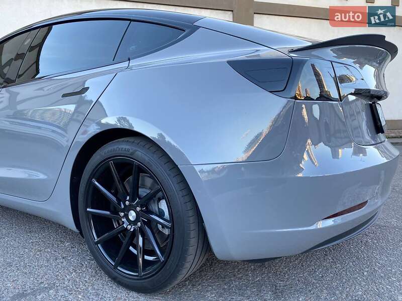 Седан Tesla Model 3 2019 в Киеве фото 5 Седан Tesla Model 3 2019 в Киеве