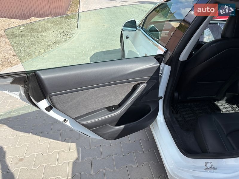 Седан Tesla Model 3 2020 в Хмельницькому фото 12 Седан Tesla Model 3 2020 в Хмельницькому