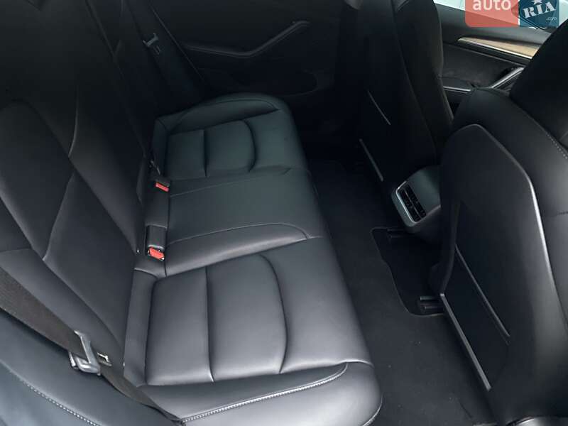 Седан Tesla Model 3 2022 в Києві