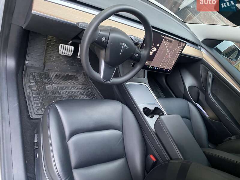 Седан Tesla Model 3 2022 в Києві