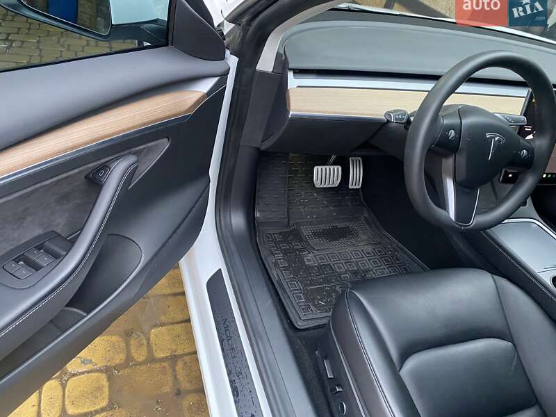 Седан Tesla Model 3 2022 в Києві