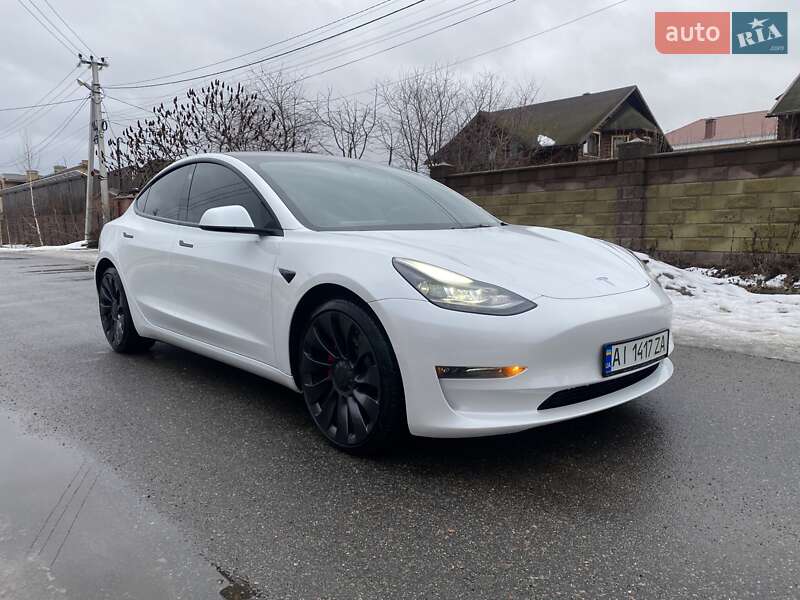 Седан Tesla Model 3 2022 в Киеве