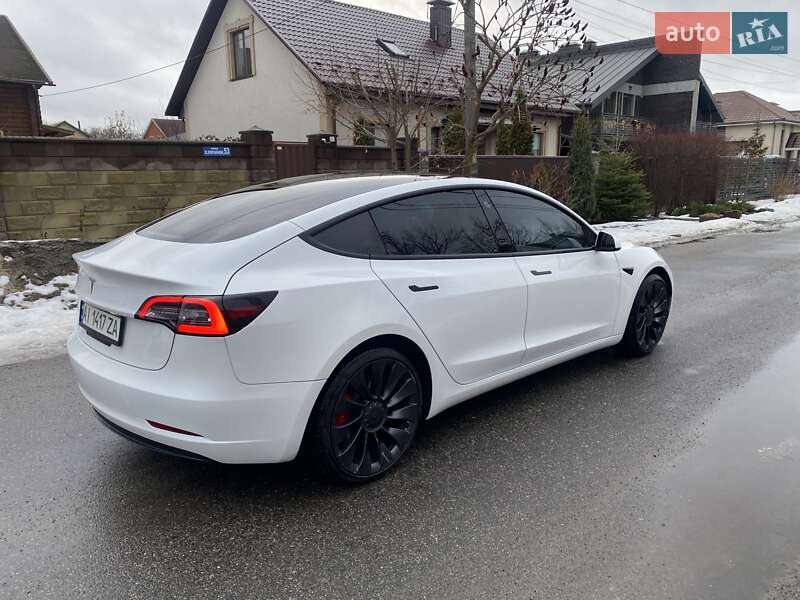 Седан Tesla Model 3 2022 в Киеве