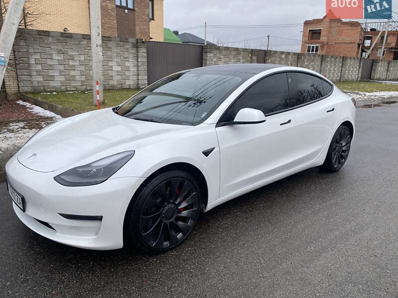 Седан Tesla Model 3 2022 в Киеве