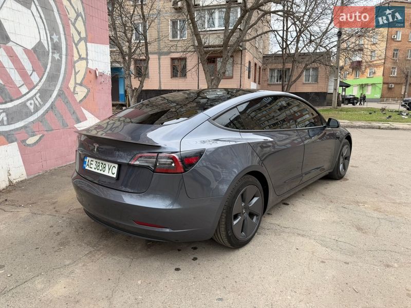 Седан Tesla Model 3 2023 в Кривом Роге