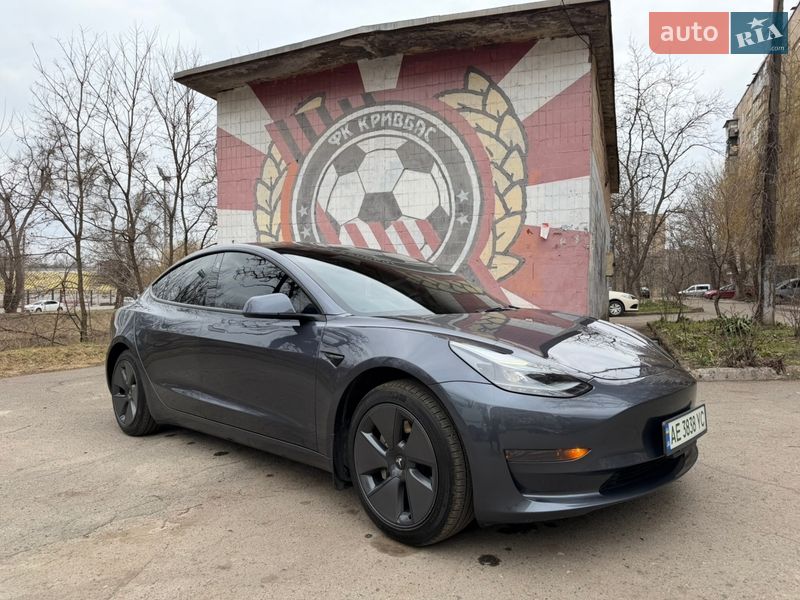 Седан Tesla Model 3 2023 в Кривом Роге
