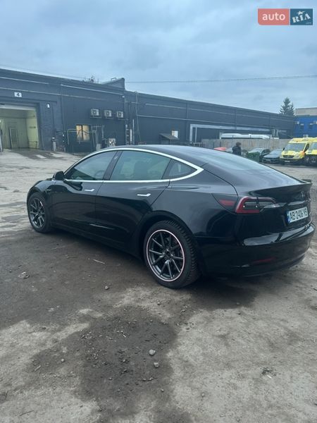 Седан Tesla Model 3 2019 в Виннице