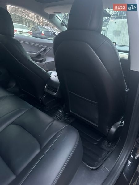 Седан Tesla Model 3 2019 в Виннице