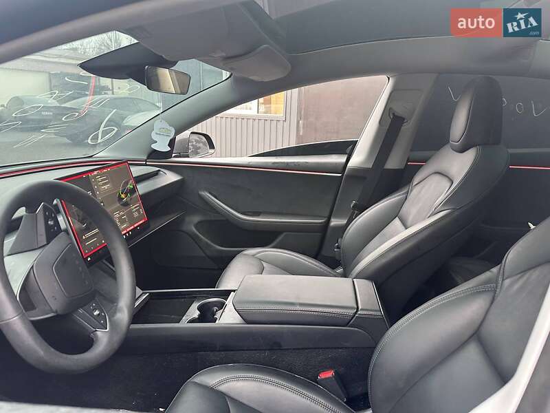 Седан Tesla Model 3 2025 в Києві