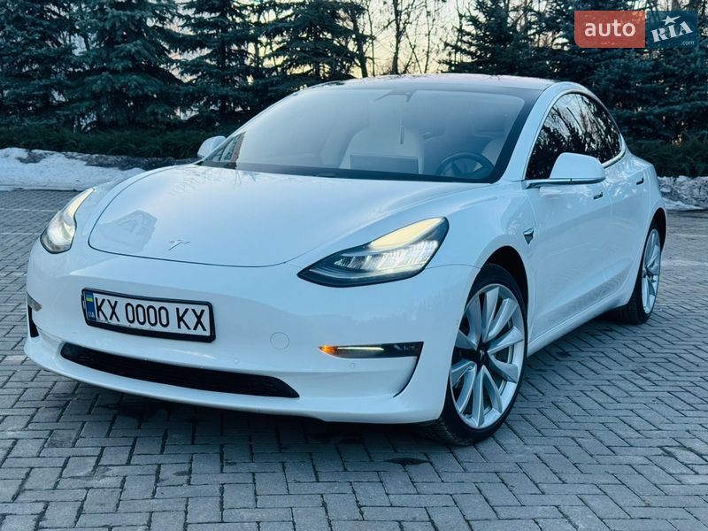Седан Tesla Model 3 2018 в Харкові