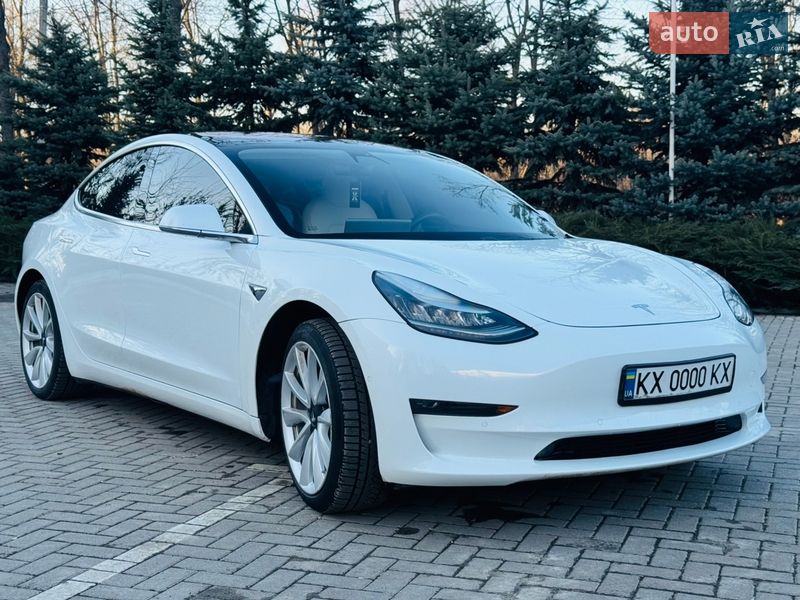 Седан Tesla Model 3 2018 в Харкові