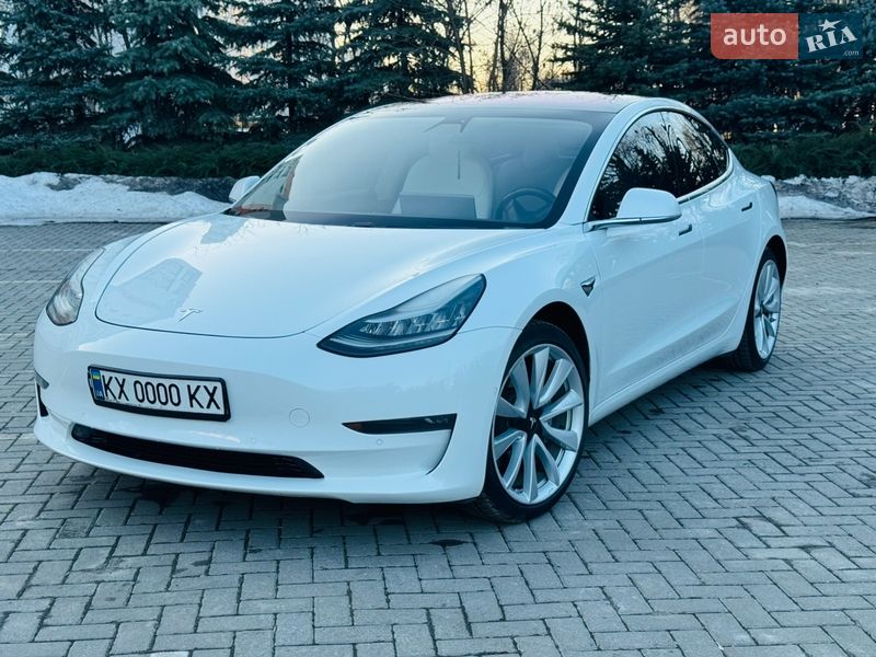 Седан Tesla Model 3 2018 в Харкові