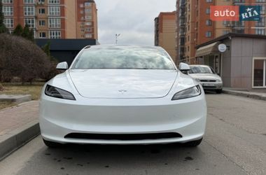 Седан Tesla Model 3 2025 в Дніпрі