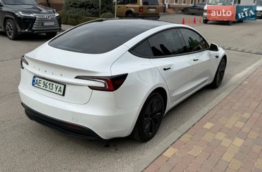 Седан Tesla Model 3 2025 в Дніпрі