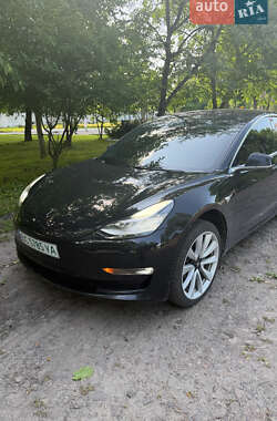Седан Tesla Model 3 2018 в Львове