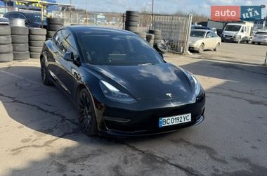 Седан Tesla Model 3 2023 в Львове
