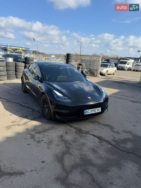 Седан Tesla Model 3 2023 в Львові