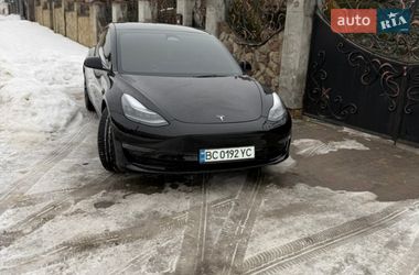 Седан Tesla Model 3 2023 в Львове