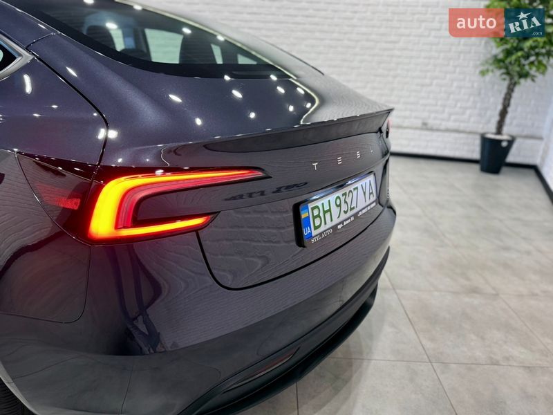 Седан Tesla Model 3 2025 в Одессе